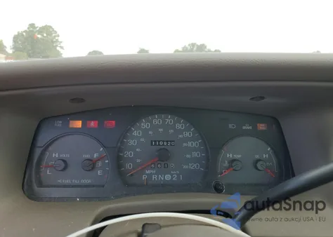 2000 Mercury Grand Marquis Gs z USA, uszkodzony, nr VIN 2MEFM74W5YX627472